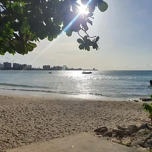 Apartment Sea Breezer Vacation Ocean Front En Condominio Playa Mar, San Juan